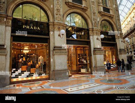 negozio prada galleria vittorio emanuele ii milano